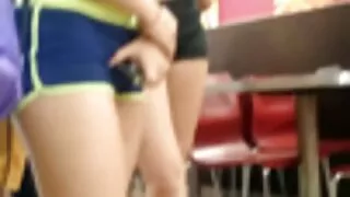 Dojrzała kobieta pieprzy się darmowe filmy owłosione z młodym partnerem w domu