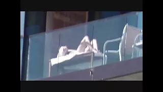 Rosyjski darmowe filmiki s dojrzały gospodyni chmiel na młody kogut