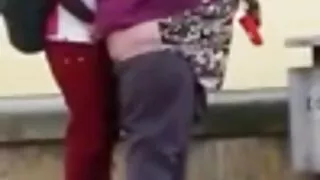 Seksowna i wyuzdana dziewczyna pieprzy się z darmowe filmy sec ciemnym facetem
