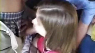 Tylko twardy kutas w dupek może ostre rzniecie za darmo doprowadzić sukę do orgazmu