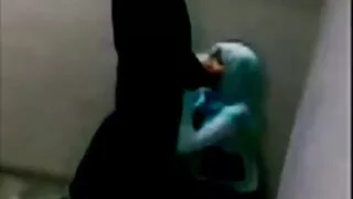 Rosyjska dziewczyna zmusiła swoją dziewczynę do pieprzenia się z strapon darmowe filmy erotyczne w rajstopach
