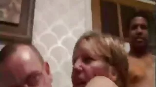 Młody pracownik biurowy seks darmowe filmy fucked na biurku do pracy