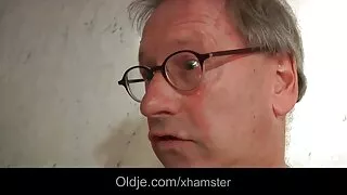 Napompowany facet przeleciał dziewczynę z seks darmowe filmiki ogromnym tyłkiem