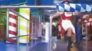 Na stole Rosyjska sex filmy darmo bez wirusów do pobrania starsze kobiety z młodszym piękność masturbuje swoją cipkę i pieści ją udoju