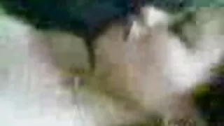Dojrzały mężczyzna pieprzy blondynkę i seks rura za darmo brunetkę na łóżku