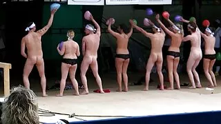 Dwie anal filmy darmo młode dziewczyny w lesbijskim seksie Cumming na kamery